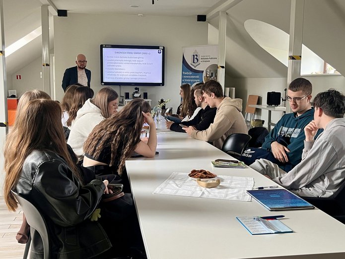 Studenci podczas wizyty studyjnej w Uniejowie