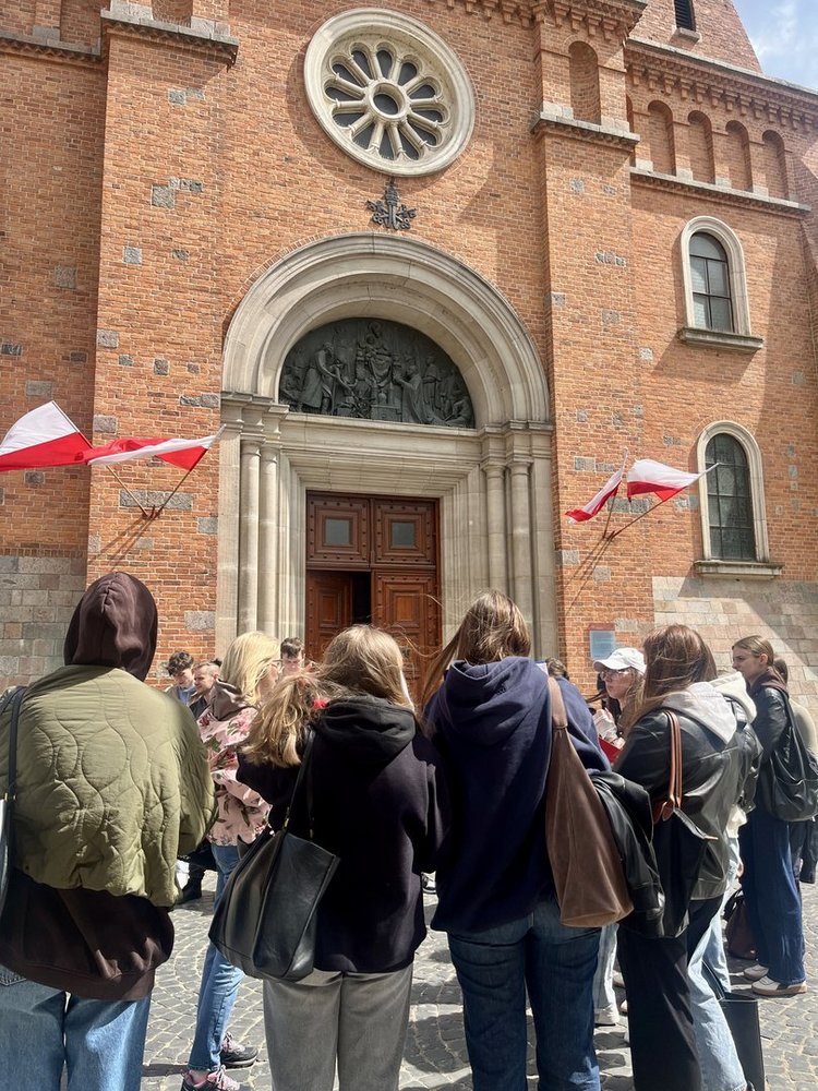 Studenci podczas gry terenowej w Płocku