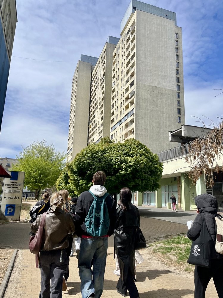 Studenci podczas ćwiczeń terenowych