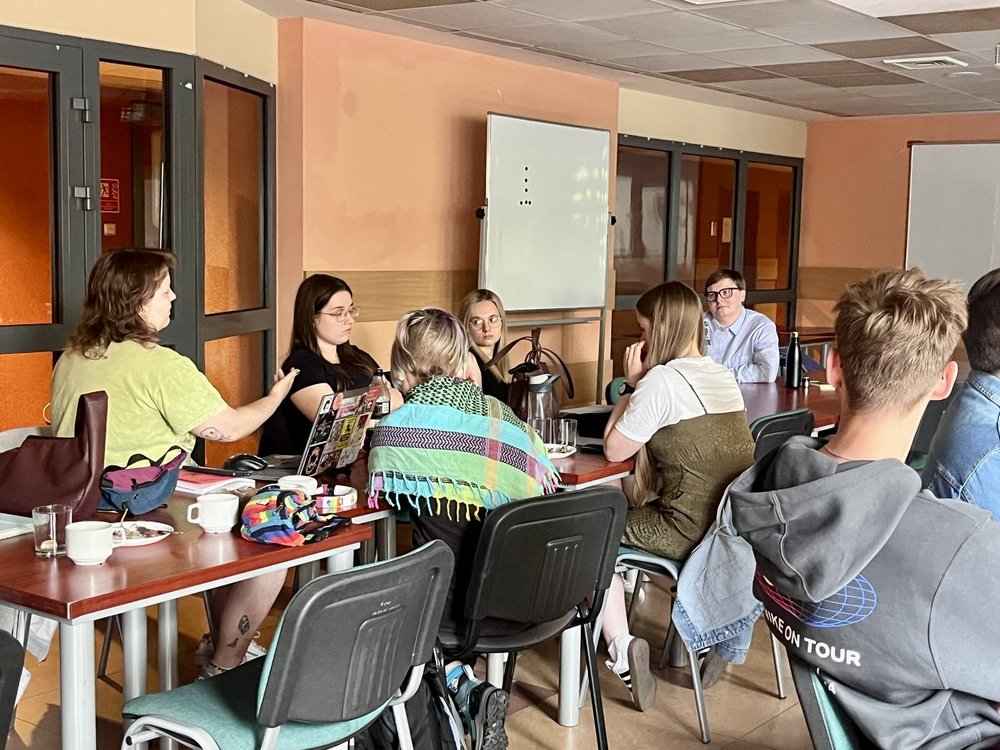 Studenci podczas ćwiczeń terenowych